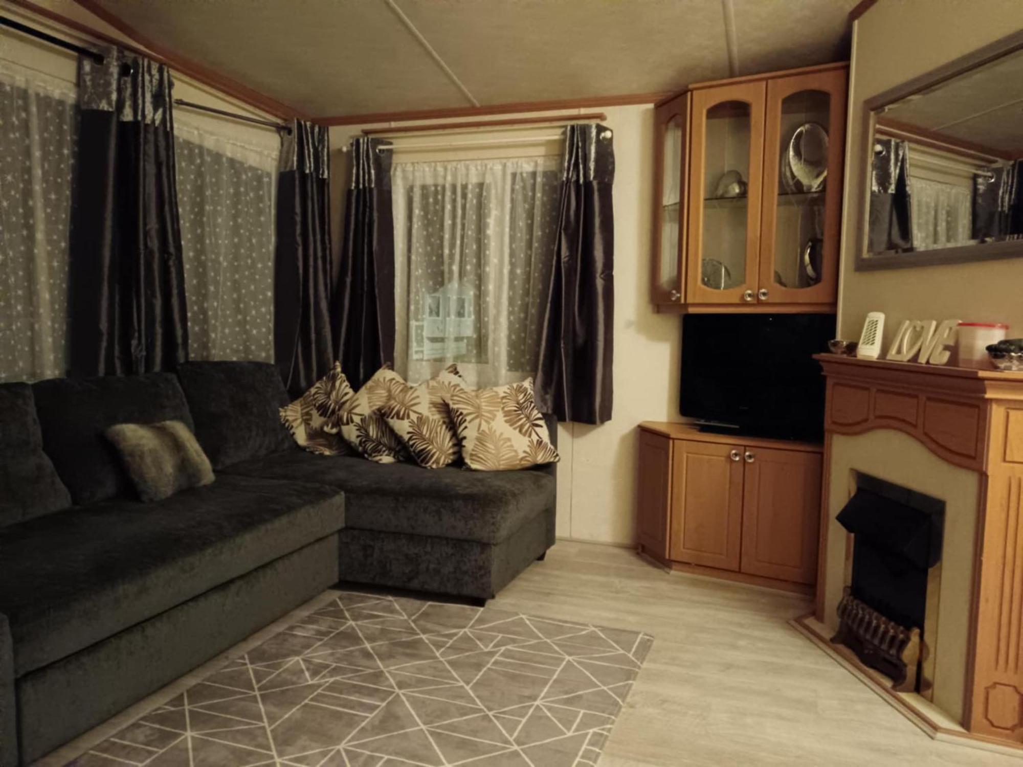 Lovely 3 Bedroom 8 Berth Caravan In Rhyl Exterior photo